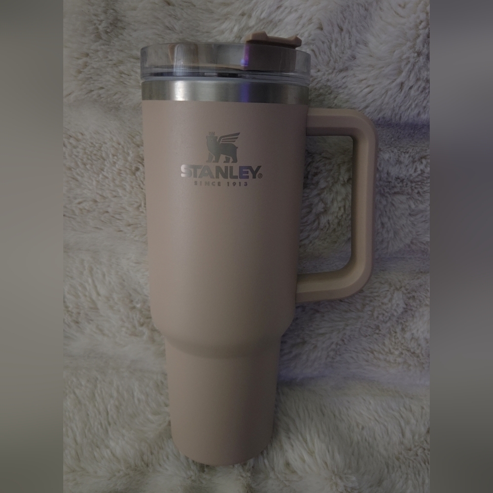 Stanley Beige Driftwood Tumbler with Handle 40 Oz